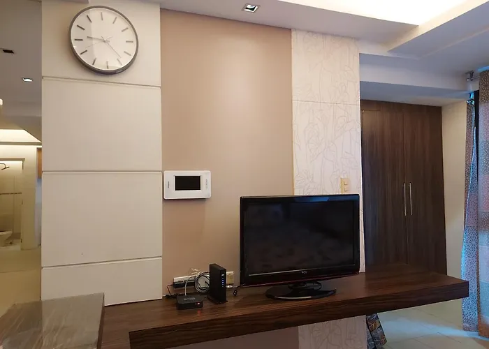 Romantic 1 Bedroom With Pool
